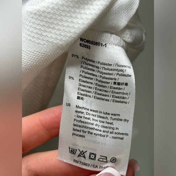 Helly Hansen - Women's White V-Neck Top in Size S - Picture 9 of 9